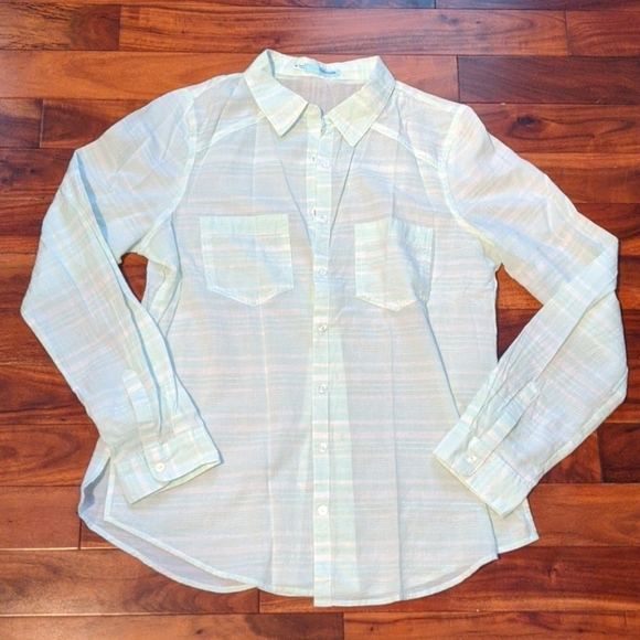 ✌️2 for 10👐 mint green sheer blouse - Picture 2 of 3